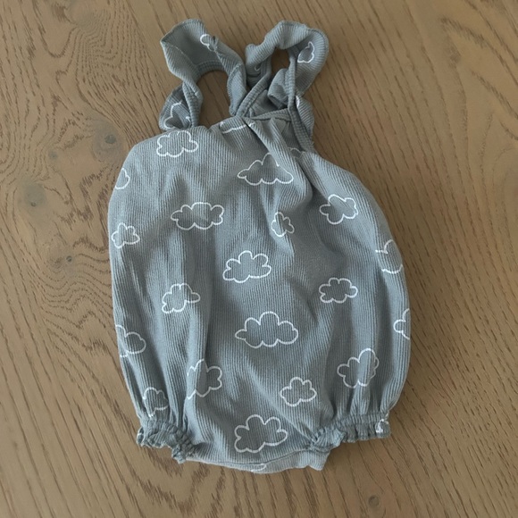 Quincy Mae Ribbed Ruffle Romper Bundle - Cloud and Yellow Stripe 0-3M - Picture 7 of 12